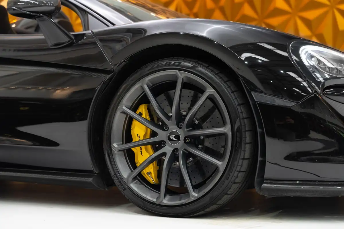 2018-mclaren-570s-38-coupe-big-14