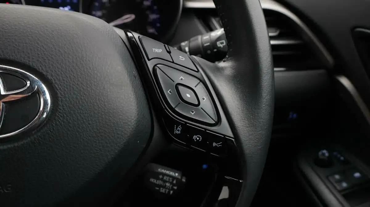 2021-toyota-c-hr-18-vvt-i-icon-big-24