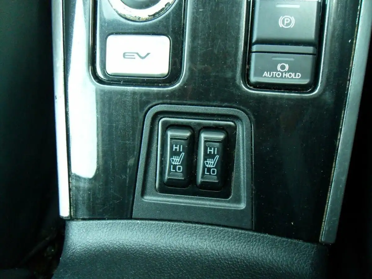 2017-mitsubishi-outlander-20-juro-phev-big-59