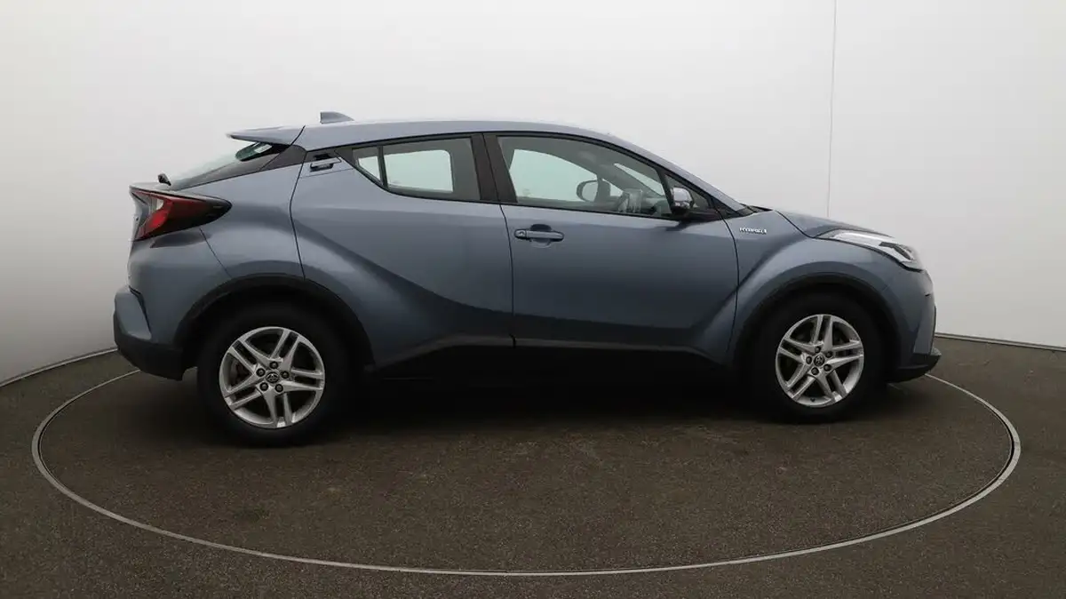 2021-toyota-c-hr-18-vvt-i-icon-big-42