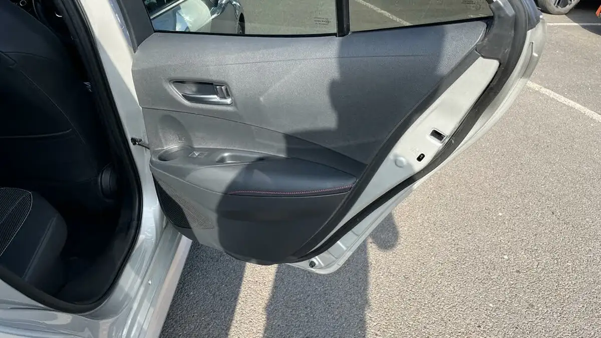 2022-toyota-corolla-18-vvt-i-excel-120bhp-trk-hatchback-big-25