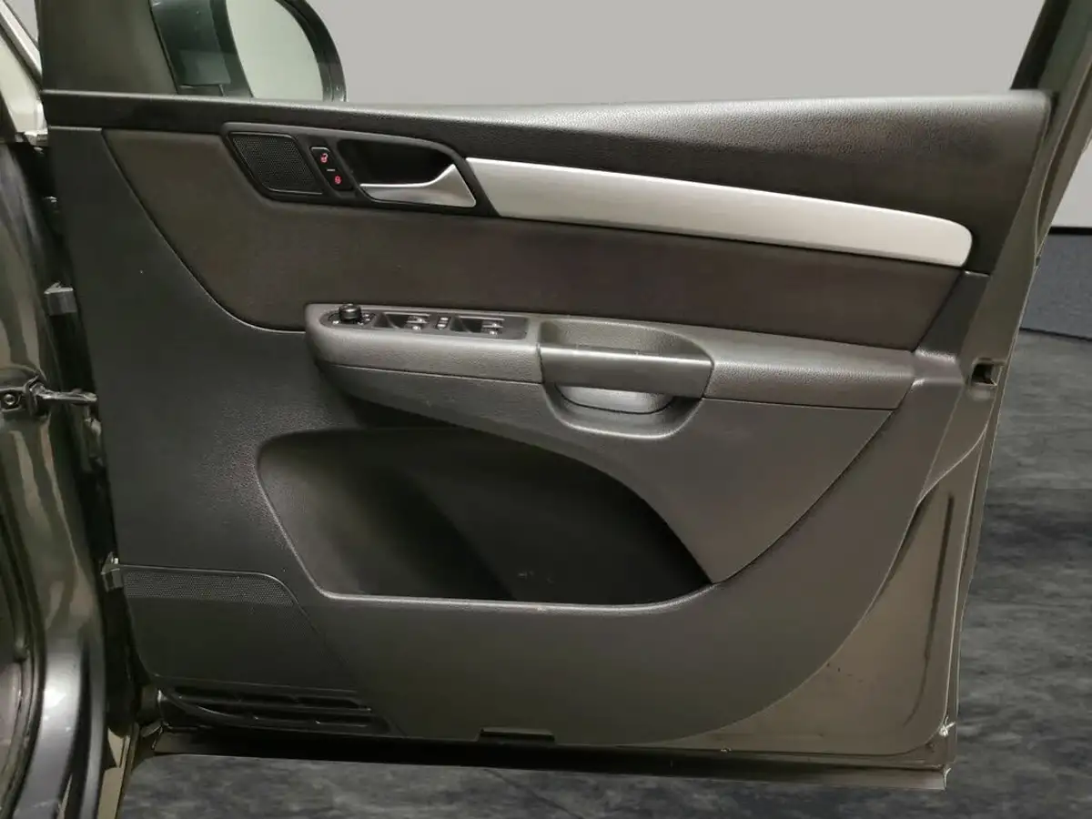 2020-volkswagen-sharan-20tdi-se-nav-150ps-dsg-big-30