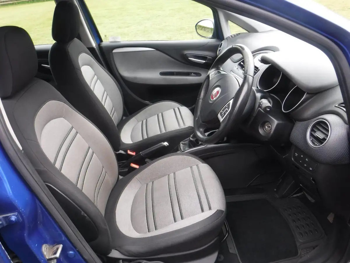 2011-fiat-punto-evo-14-dynamic-77bhp-5d-dualogic-big-3