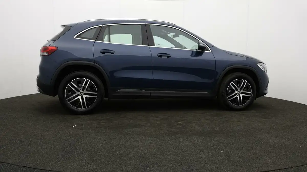 2023-mercedes-benz-gla-class-13-gla-200-sport-executive-station-wagon-big-30