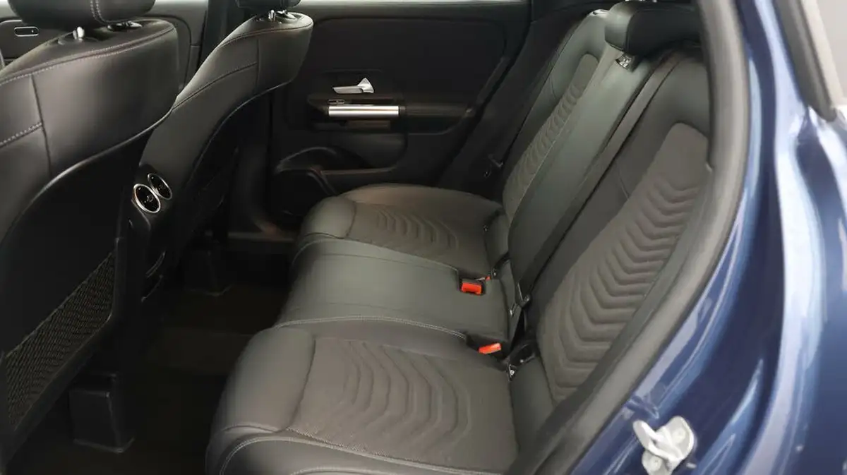 2023-mercedes-benz-gla-class-13-gla-200-sport-executive-station-wagon-big-12