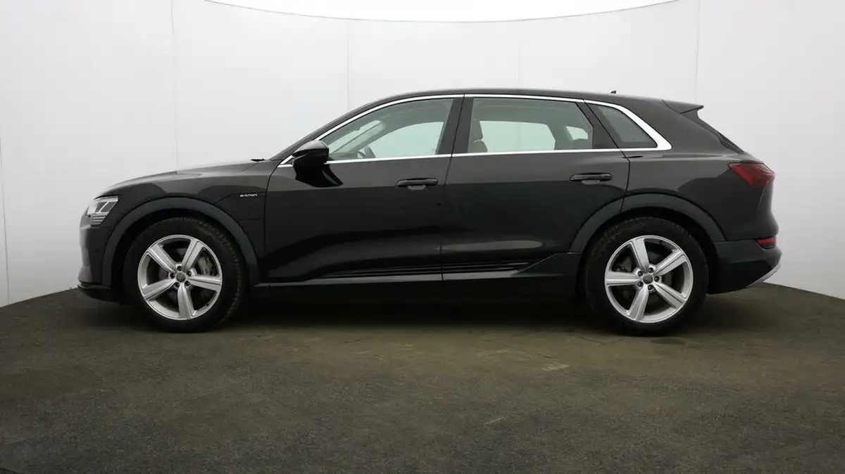 2021-audi-e-tron-50e-technik-station-wagon-big-3
