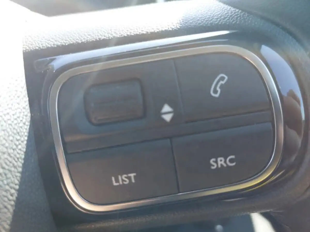 2022-citroen-c3-12-puretech-saint-james-83ps-big-13