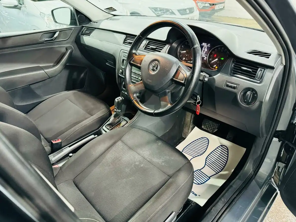 2013-skoda-rapid-14-se-big-7