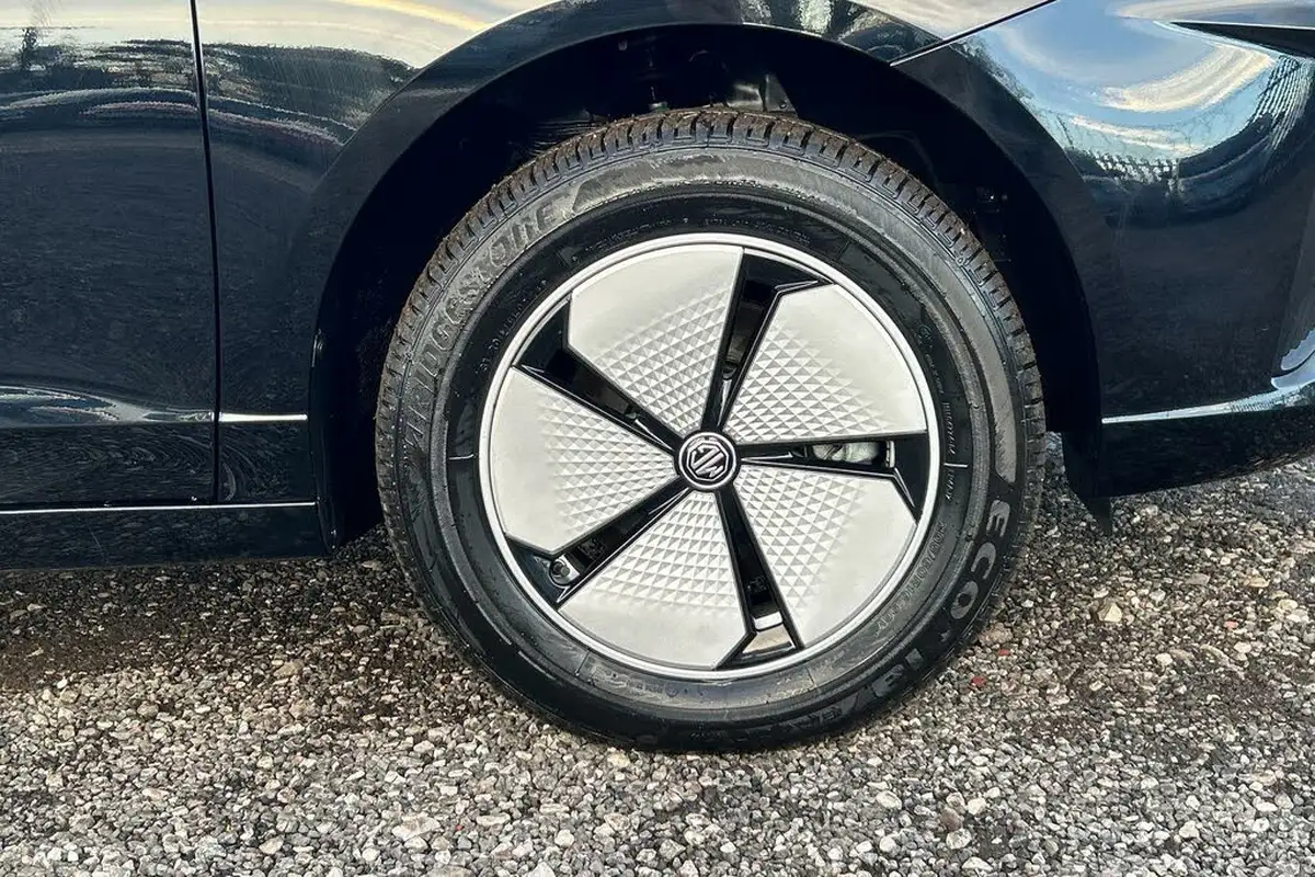 2024-mg-mg5-e-se-ev-big-14
