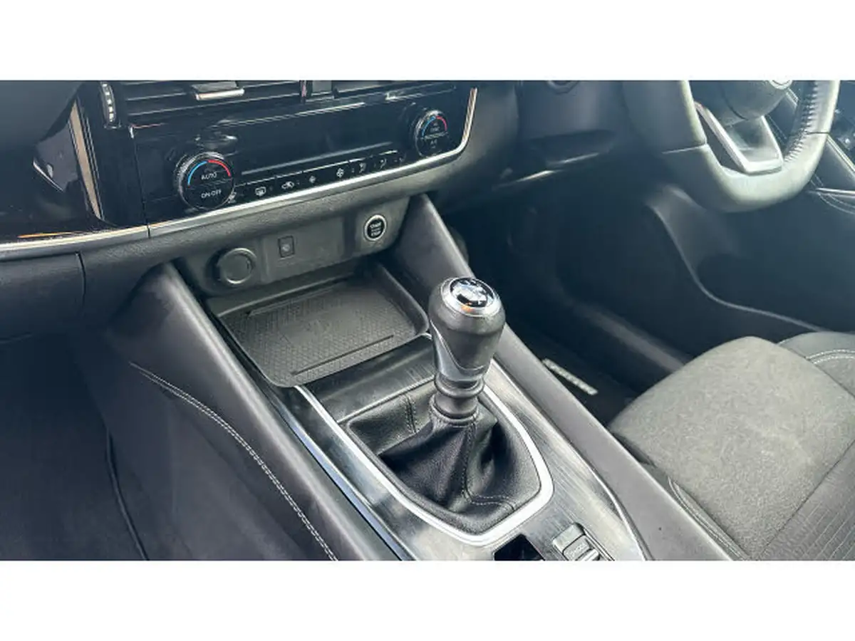 2021-nissan-qashqai-13-dig-t-premiere-edition-140ps-big-12
