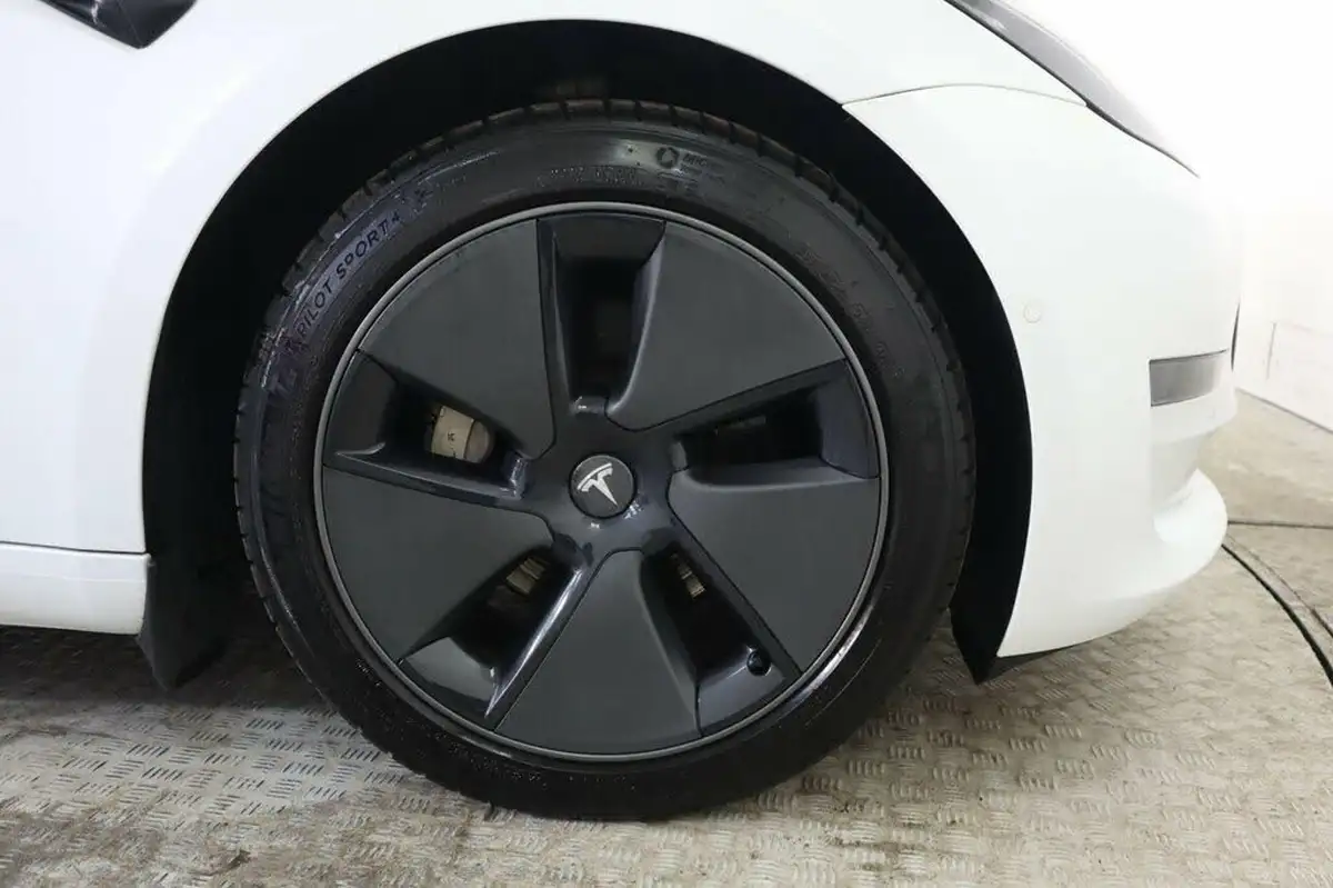 2021-tesla-model-3-e-long-range-4x4-big-16