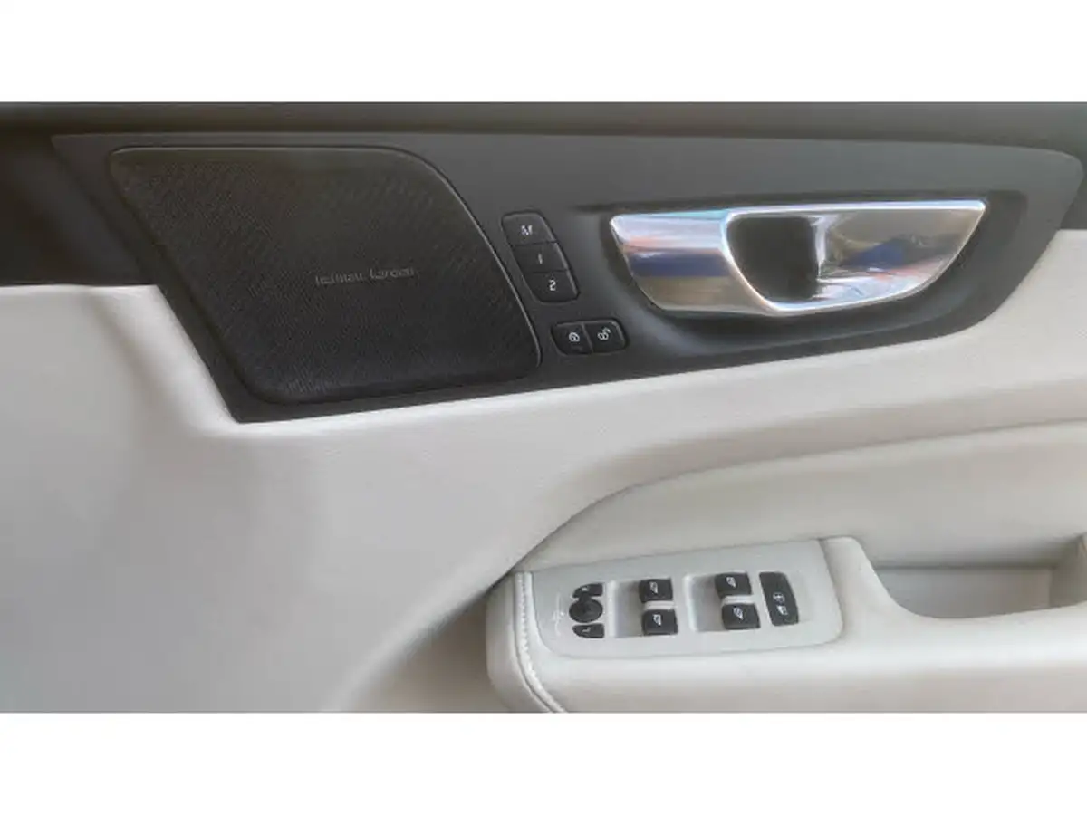 2022-volvo-xc60-20td-b4-plus-big-14