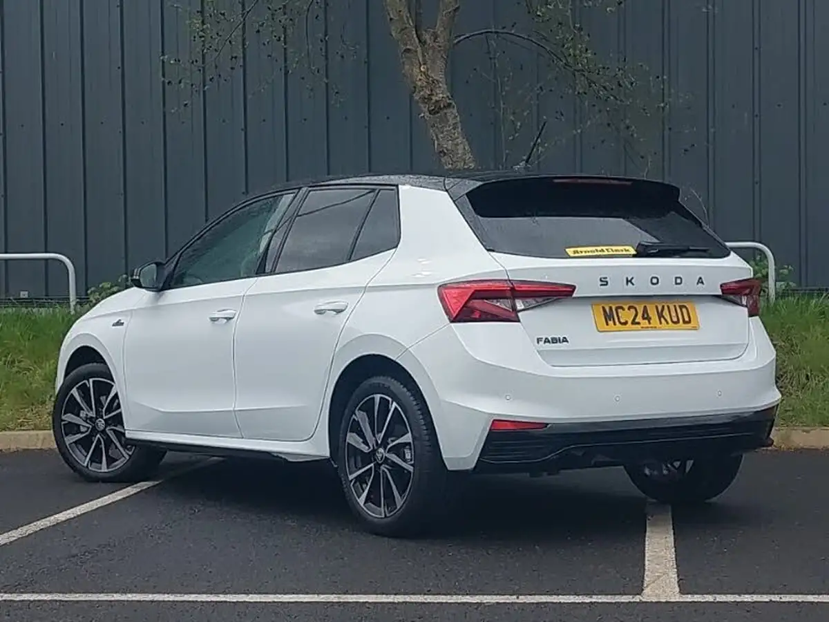 2024-skoda-fabia-15-tsi-monte-carlo-big-1