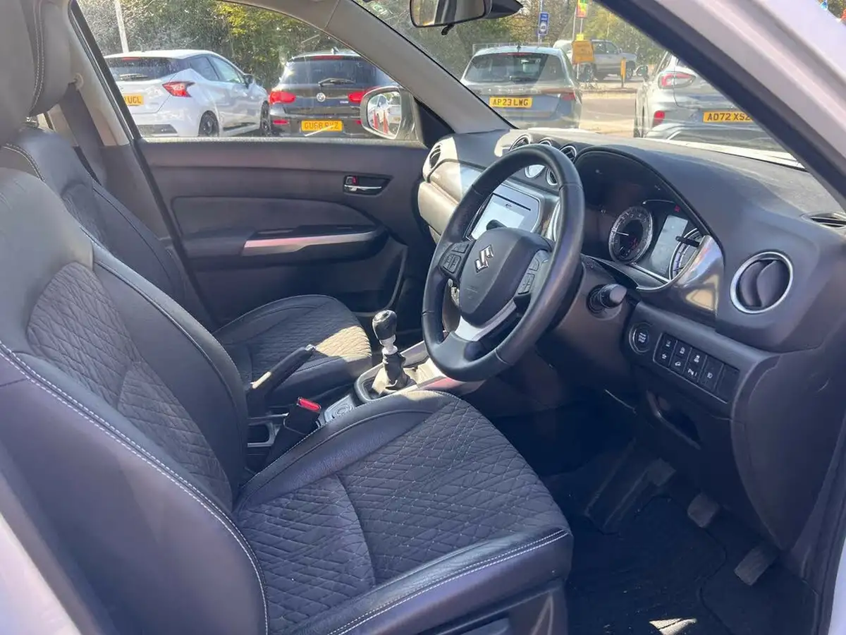2022-suzuki-vitara-14-boosterjet-sz5-allgrip-big-4