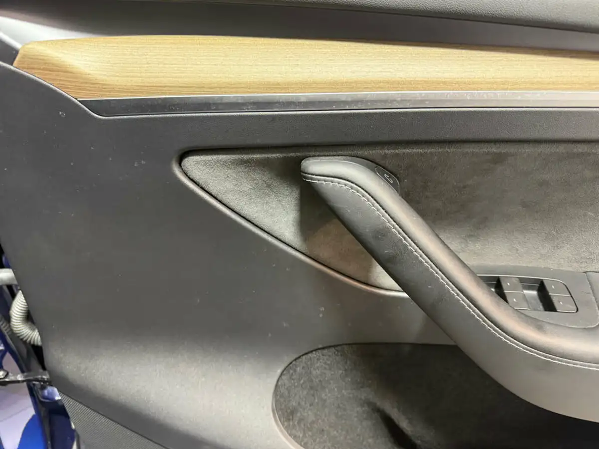2023-tesla-model-y-e-rwd-big-15