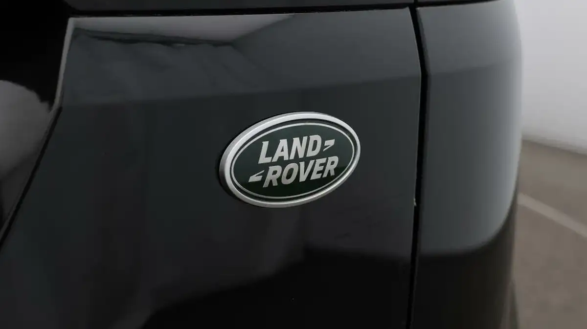2022-land-rover-range-rover-evoque-15-p300e-r-dynamic-se-big-22