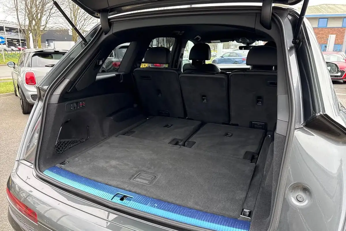 2023-audi-q7-30-50-tdi-black-edition-big-32