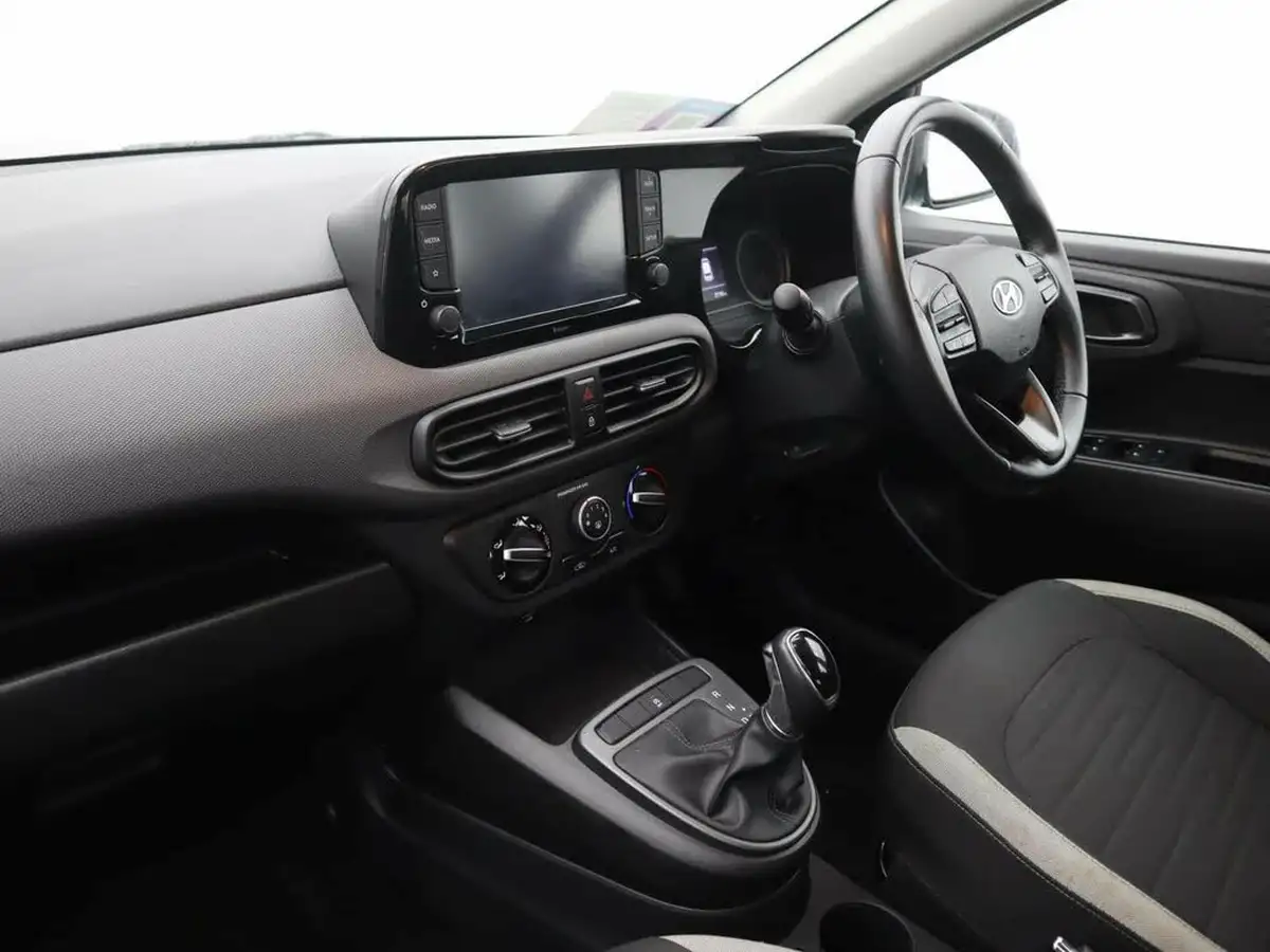 2021-hyundai-i10-12-se-connect-auto-big-8