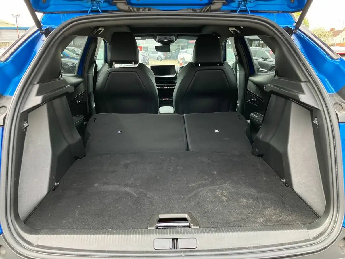 2023-peugeot-2008-suv-e-gt-136bhp-50kwh-station-wagon-big-22
