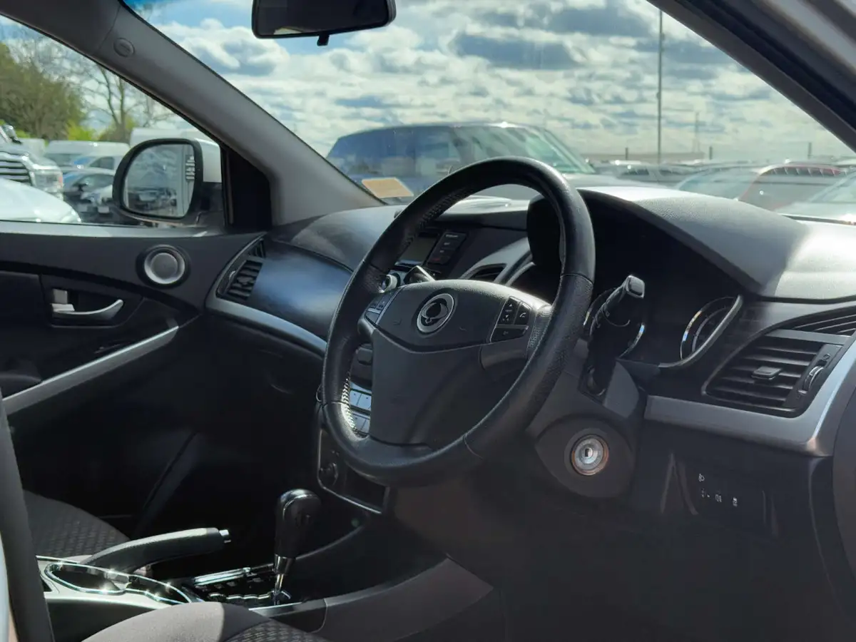 2015-ssangyong-korando-big-8