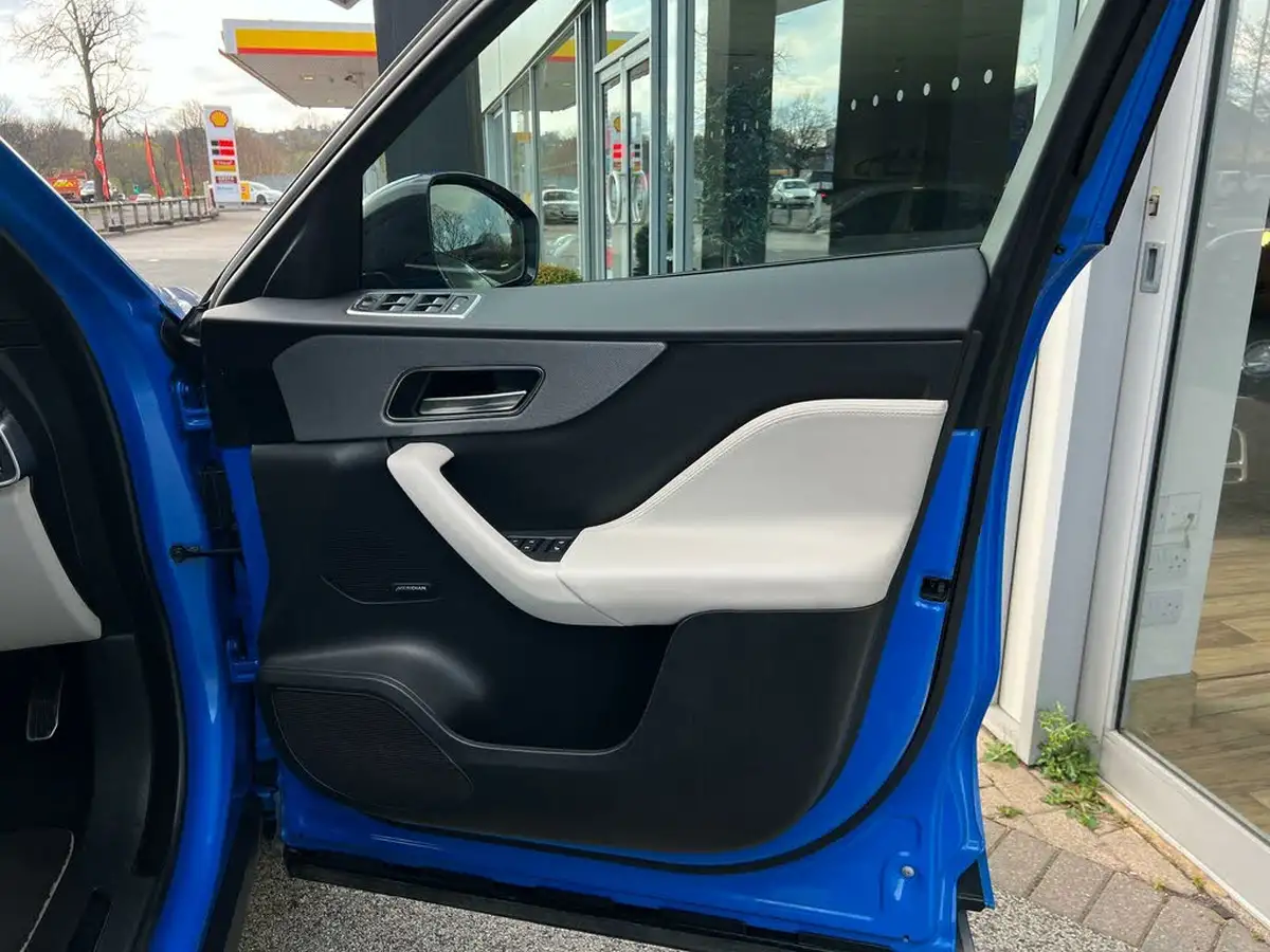 2020-jaguar-f-pace-50-v8-svr-big-54