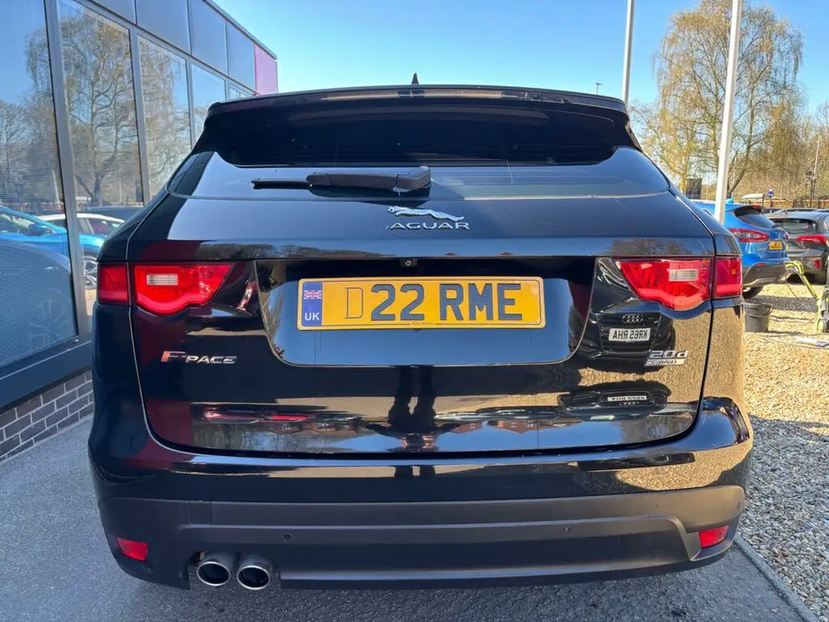 2017-jaguar-f-pace-20-i4d-r-sport-180ps-awd-ss-auto-big-3