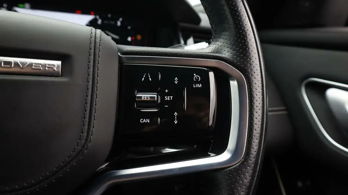 2021-land-rover-range-rover-velar-20-d200-r-dynamic-hse-big-26