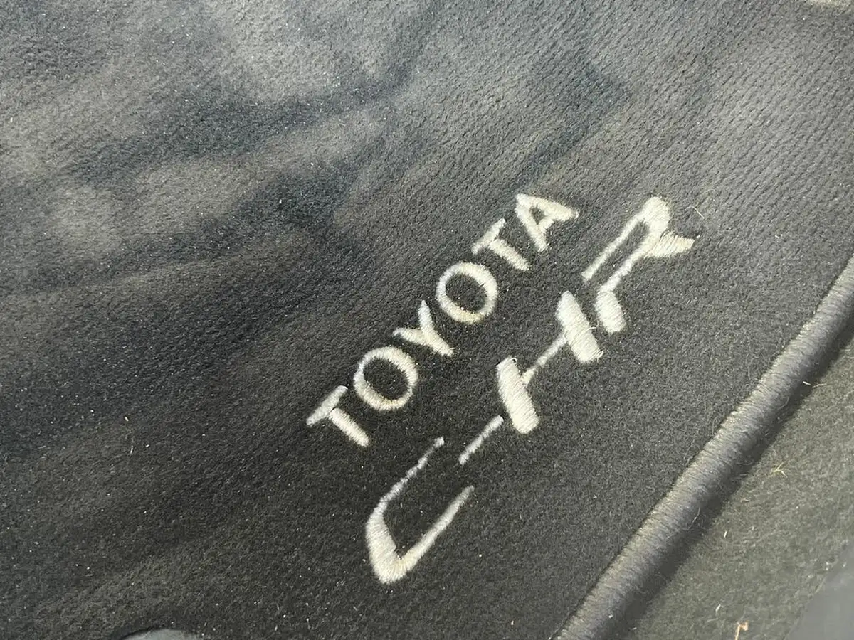 2017-toyota-c-hr-18-vvt-i-icon-big-30