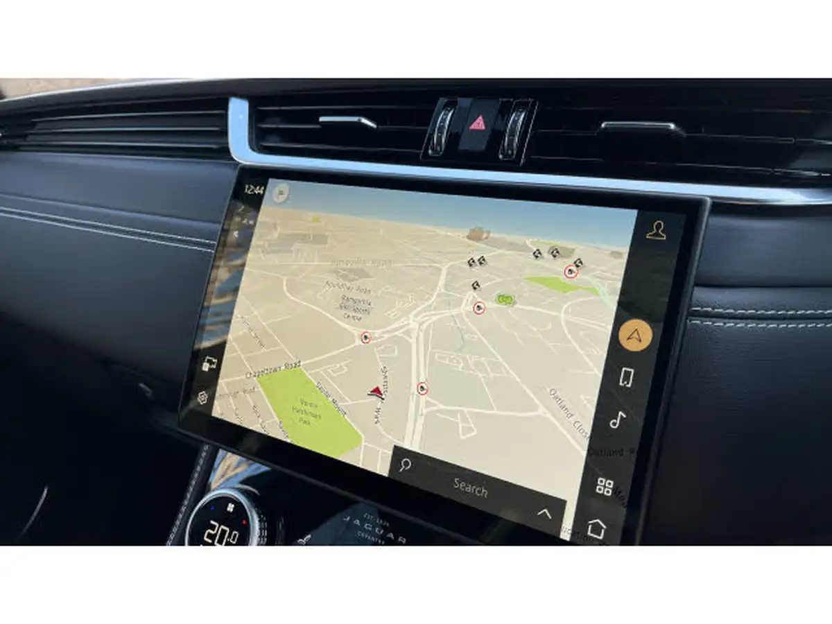 2024-jaguar-f-pace-20-d200-r-dynamic-hse-black-big-10