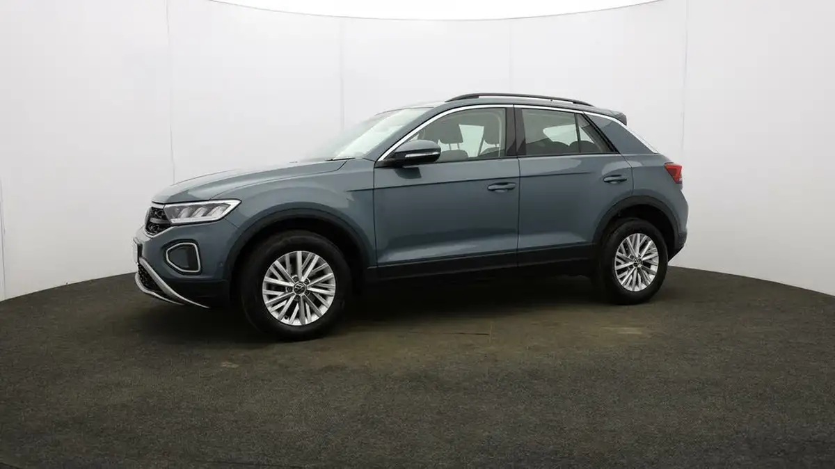 2023-volkswagen-t-roc-10-tsi-life-big-25
