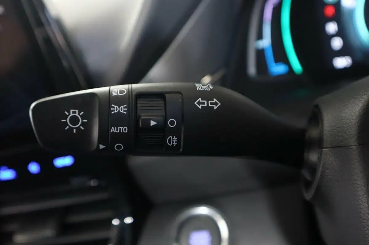 2022-hyundai-ioniq-16-gdi-premium-hybrid-big-16