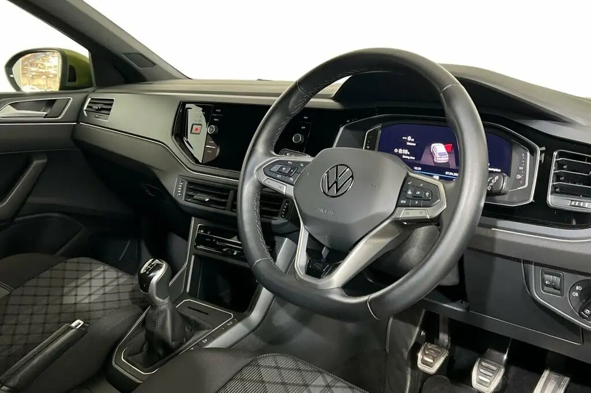 2023-volkswagen-taigo-10-tsi-r-line-big-6