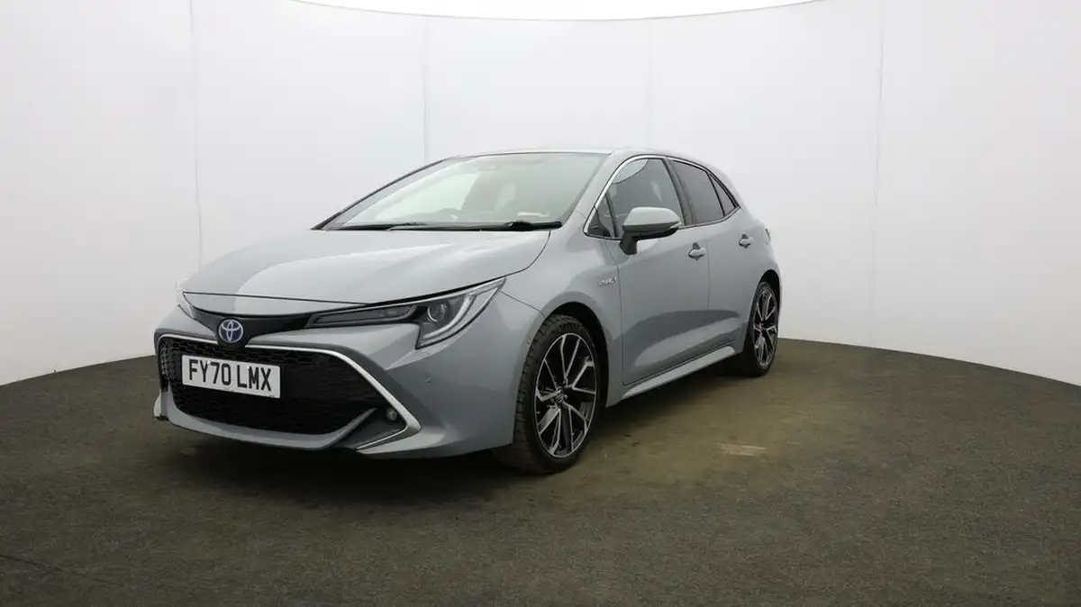 2020-toyota-corolla-18-vvt-i-excel-trk-hatchback-big-2