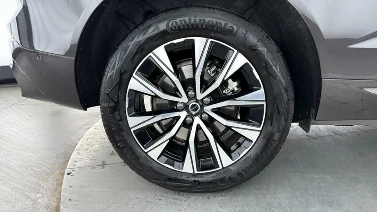 2024-volvo-xc60-20-b5-plus-big-27