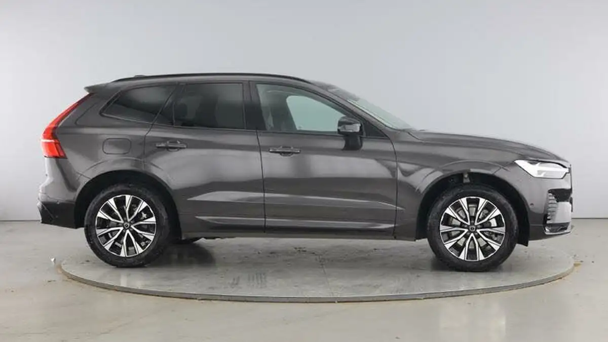 2024-volvo-xc60-20-b5-plus-big-3