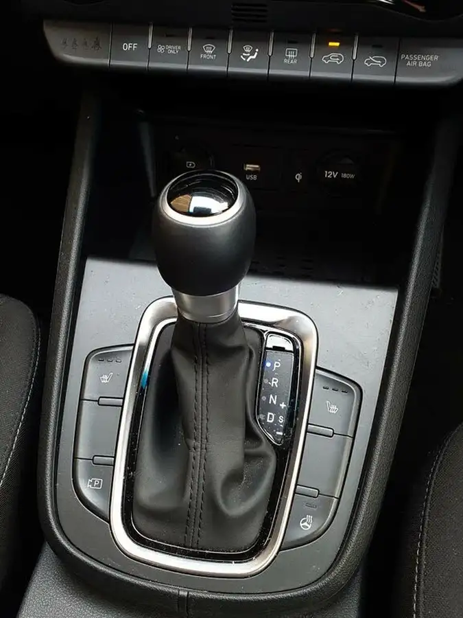 2022-hyundai-kona-16-gdi-premium-big-19