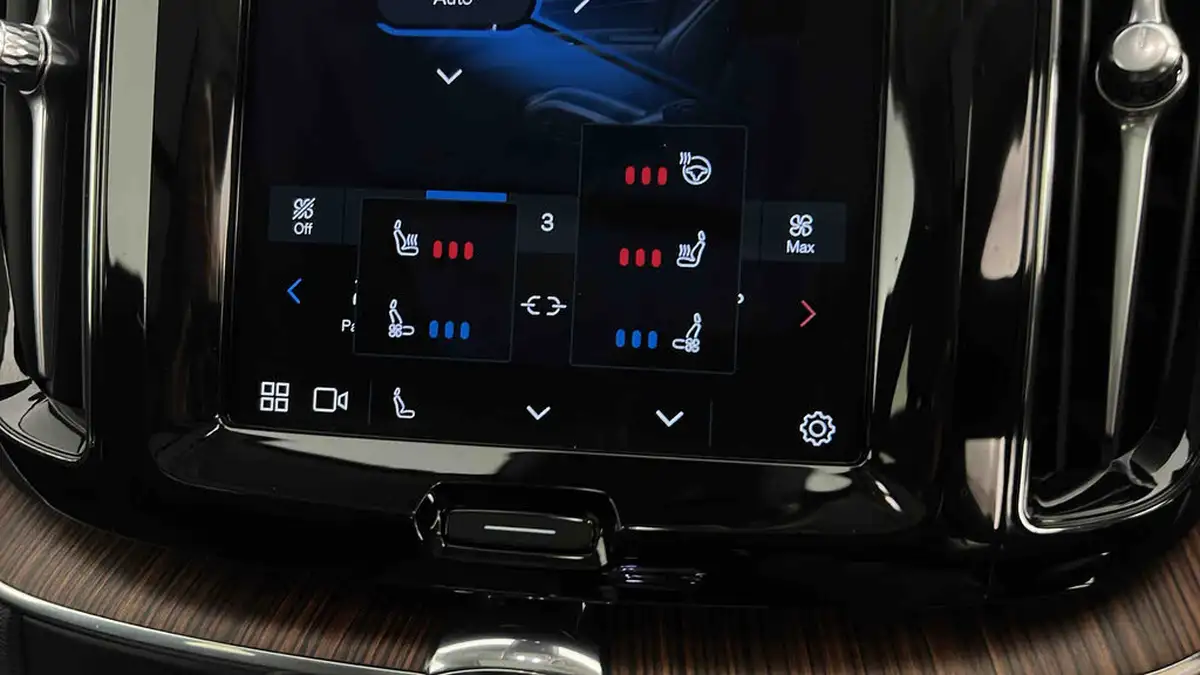 2024-volvo-xc60-20-t8-ultimate-dark-big-37