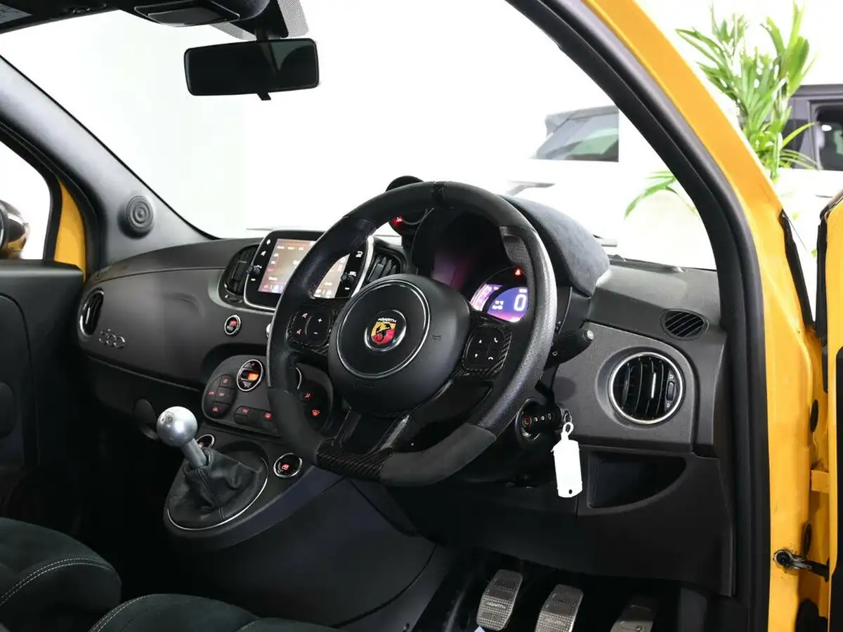 2021-abarth-595-14-tjet-competizione-big-5