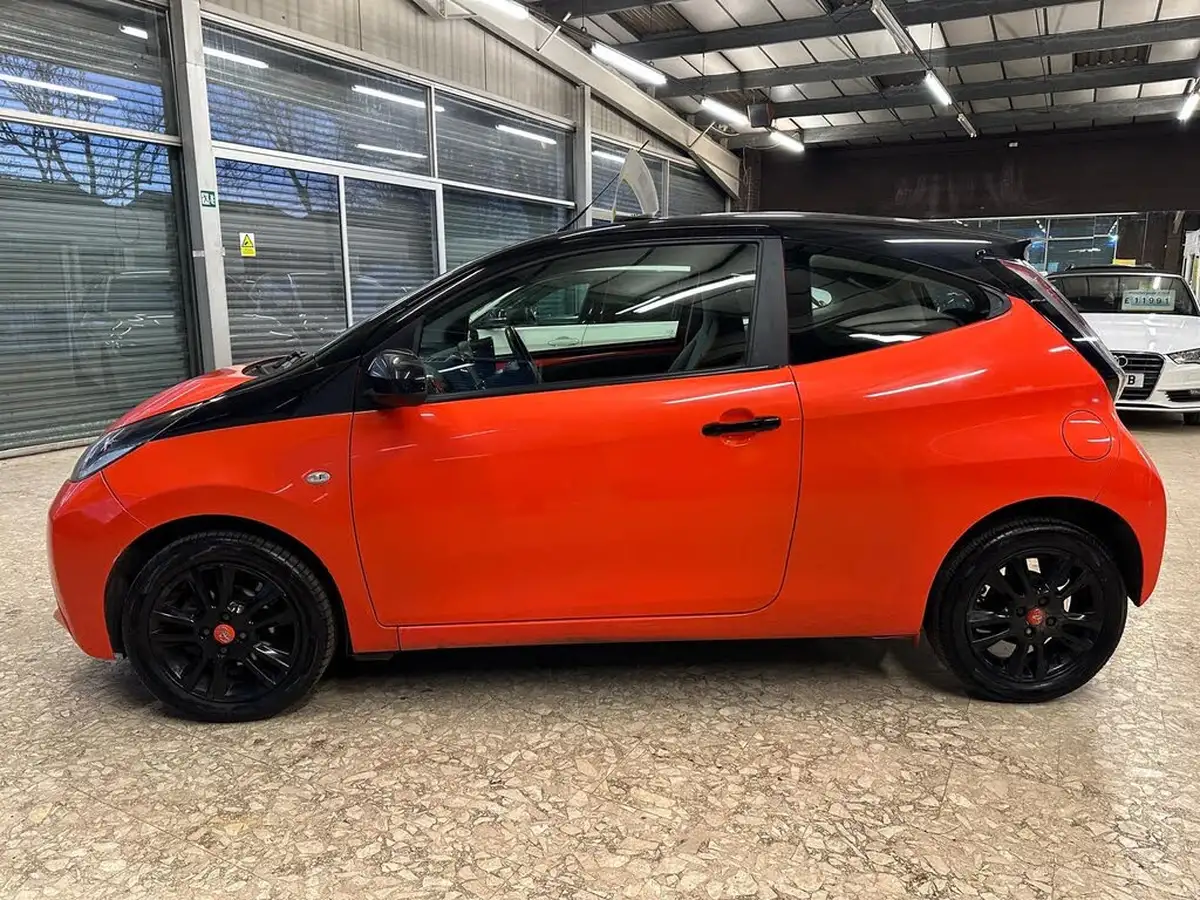 2014-toyota-aygo-10-vvt-i-x-cite-3d-big-3