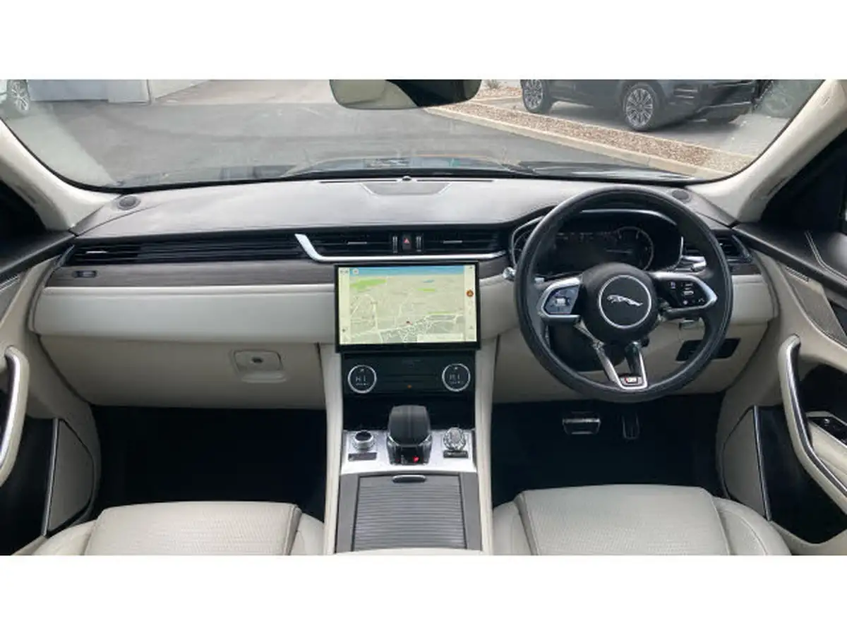 2022-jaguar-f-pace-20-d200-r-dynamic-black-big-8