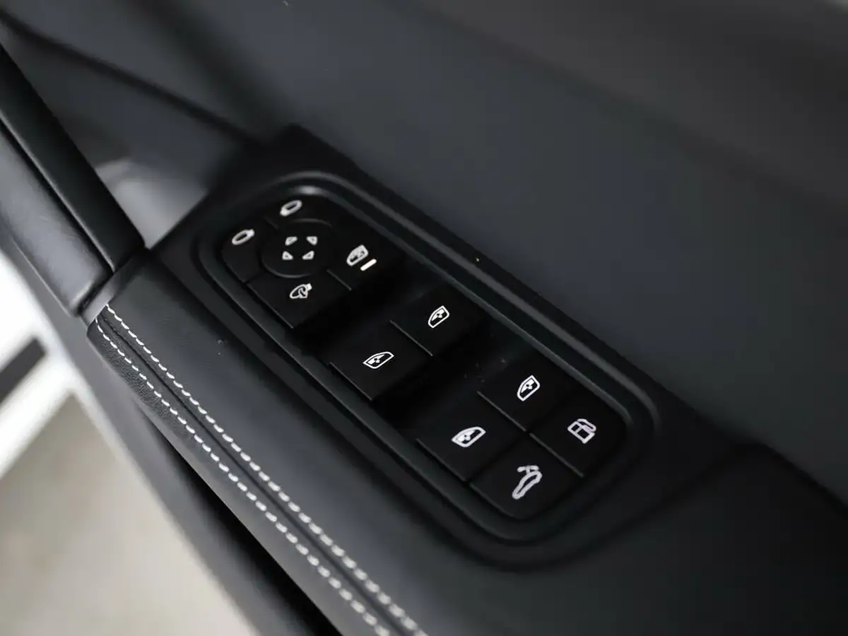 2024-porsche-cayenne-30-v6-e-hybrid-470ps-station-wagon-big-11