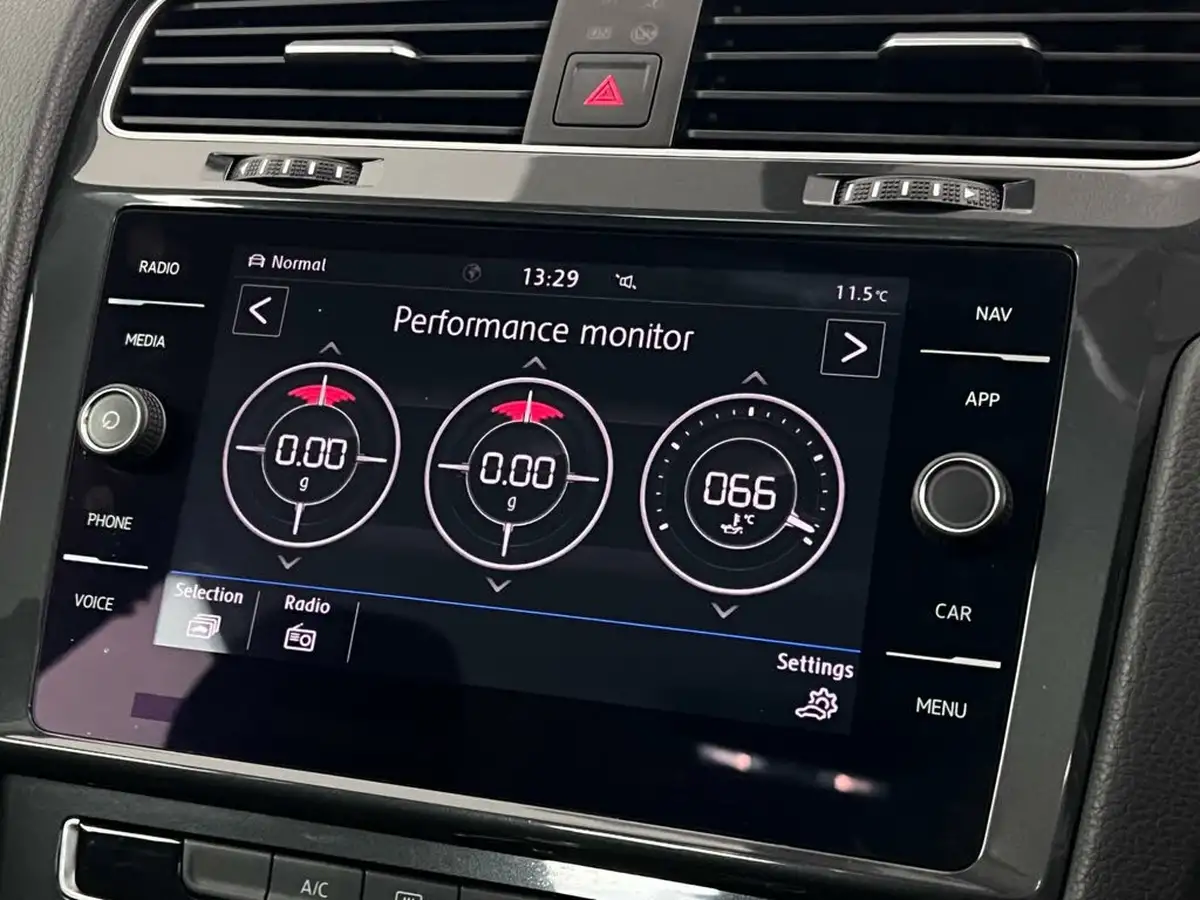 2018-volkswagen-golf-16tdi-se-nav-hatchback-5d-dsg-big-25