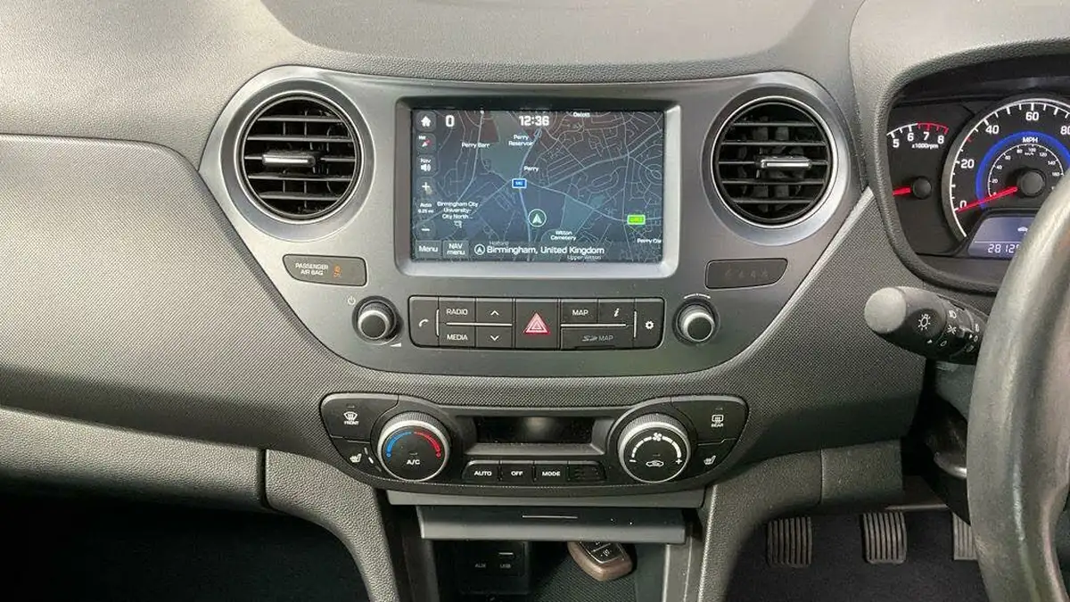 2019-hyundai-i10-12-premium-se-big-10