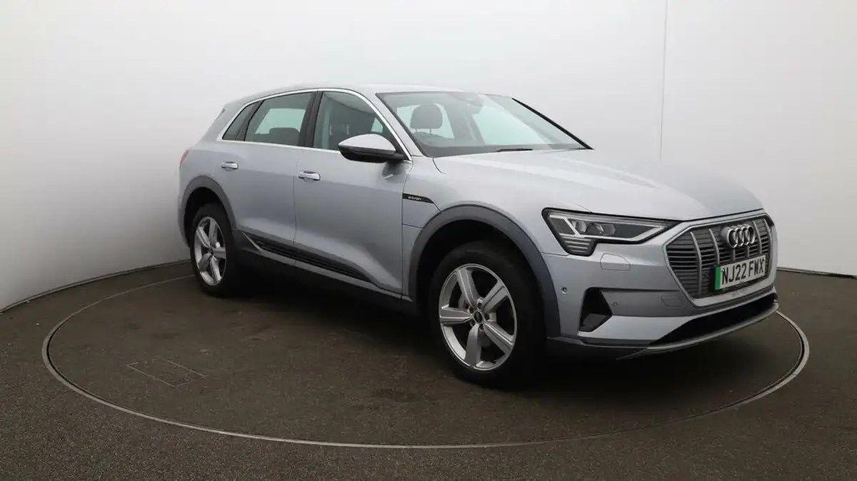 2022-audi-e-tron-55e-technik-station-wagon-big-1