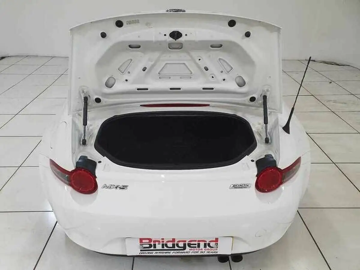 2016-mazda-mx-5-15-se-big-6