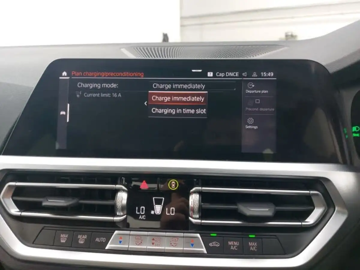 2021-bmw-3-series-20-330e-se-pro-saloon-4d-big-14