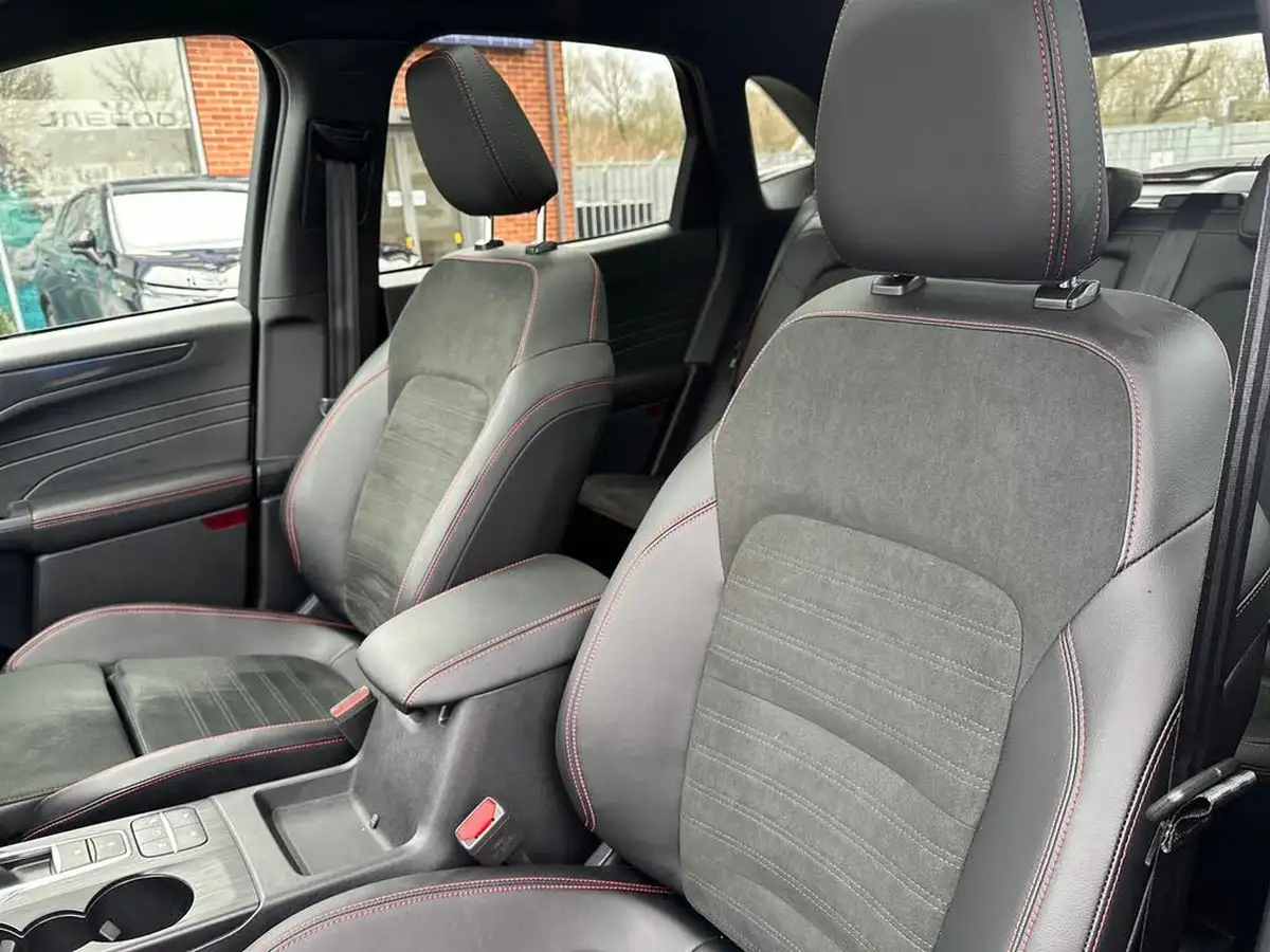 2023-ford-kuga-25t-black-package-edition-225ps-phev-big-12