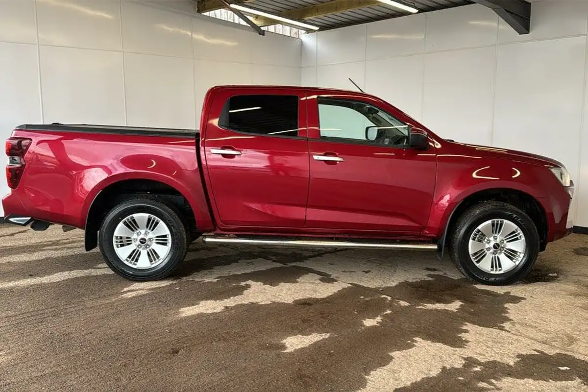 2023-isuzu-d-max-19td-dl20-double-big-4