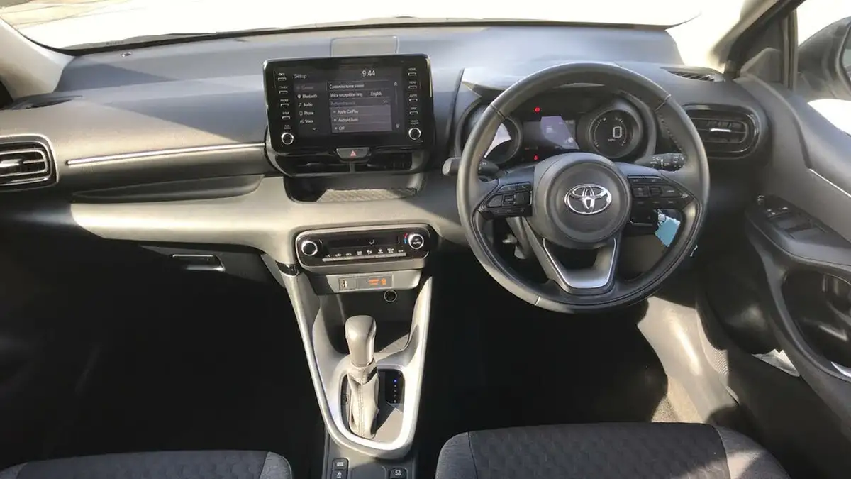 2022-toyota-yaris-15-vvt-i-design-big-4