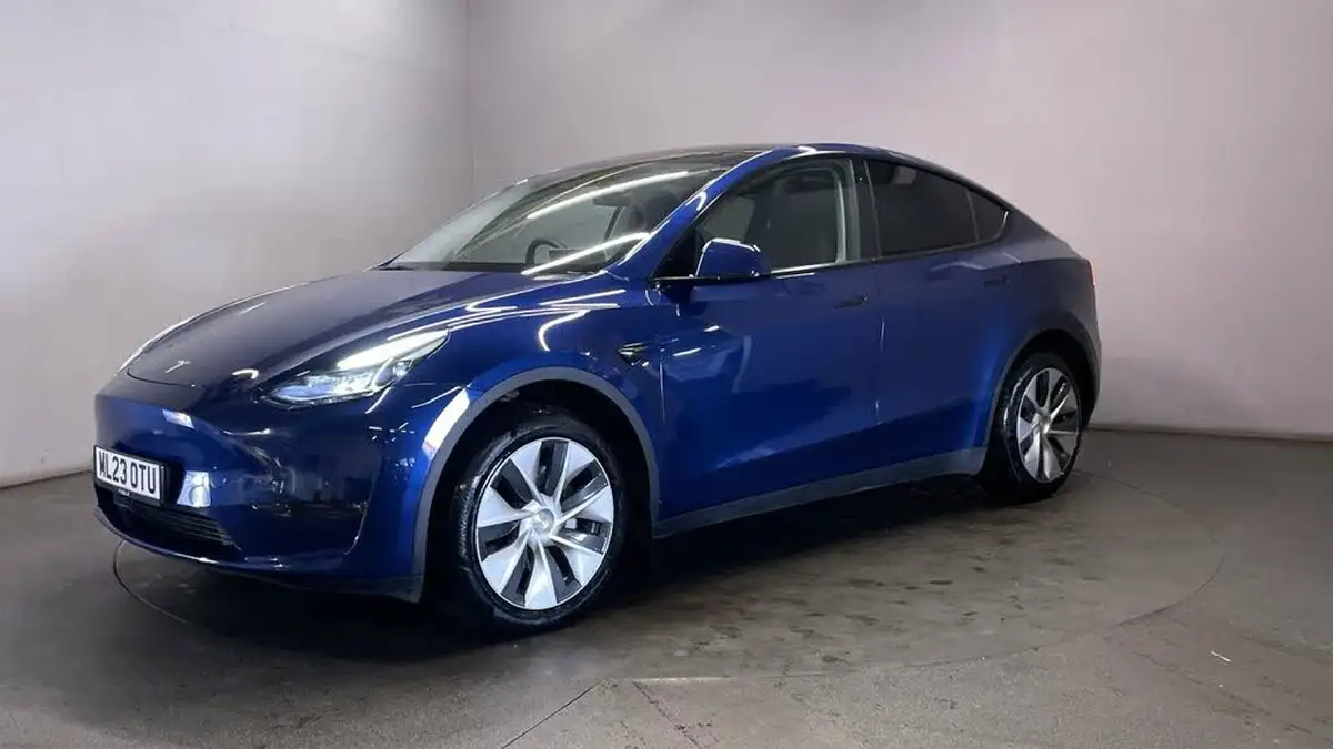 2023-tesla-model-y-e-long-range-big-3